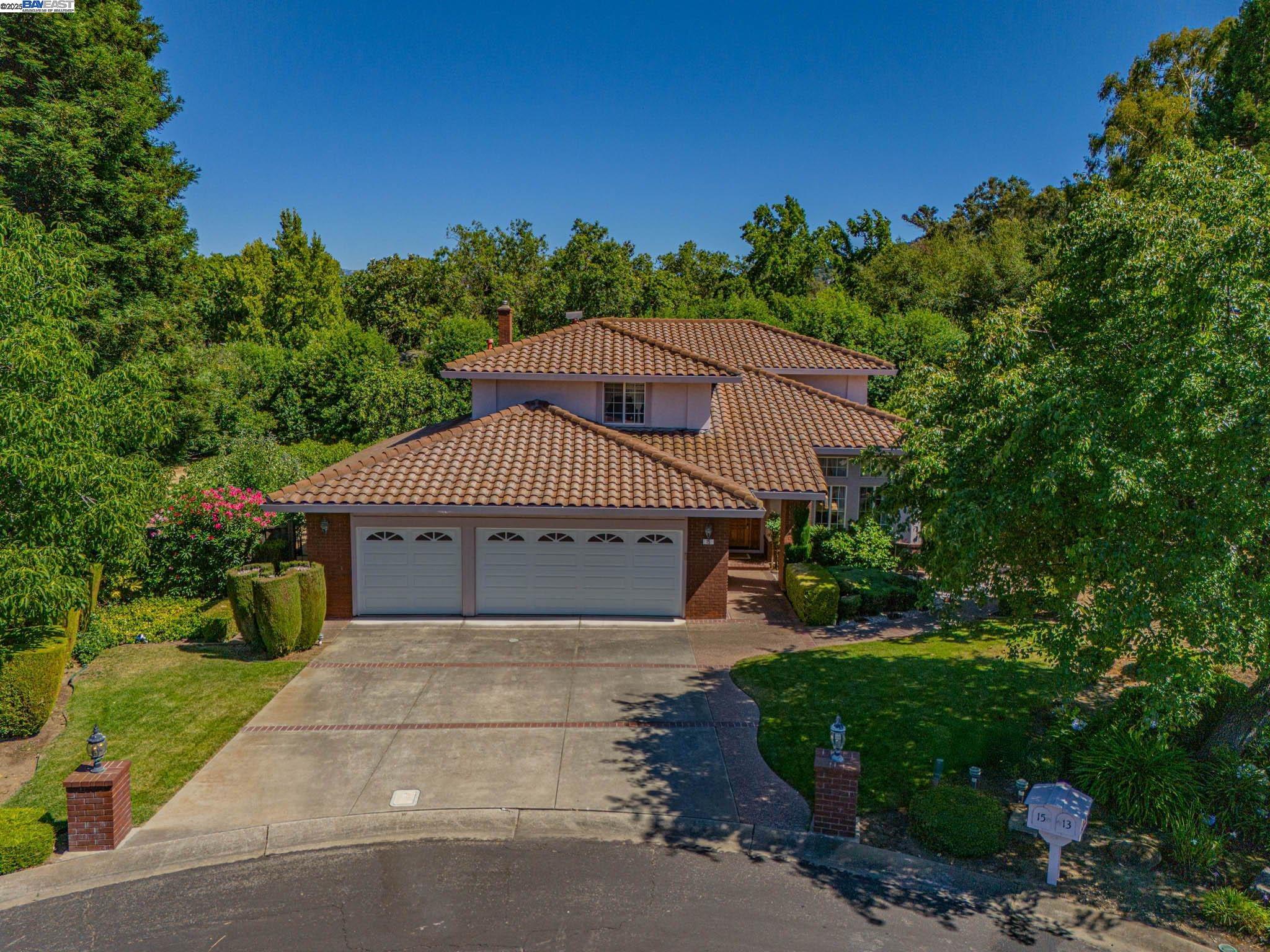 Property Photo: 15 Foothill Ln CA 94588