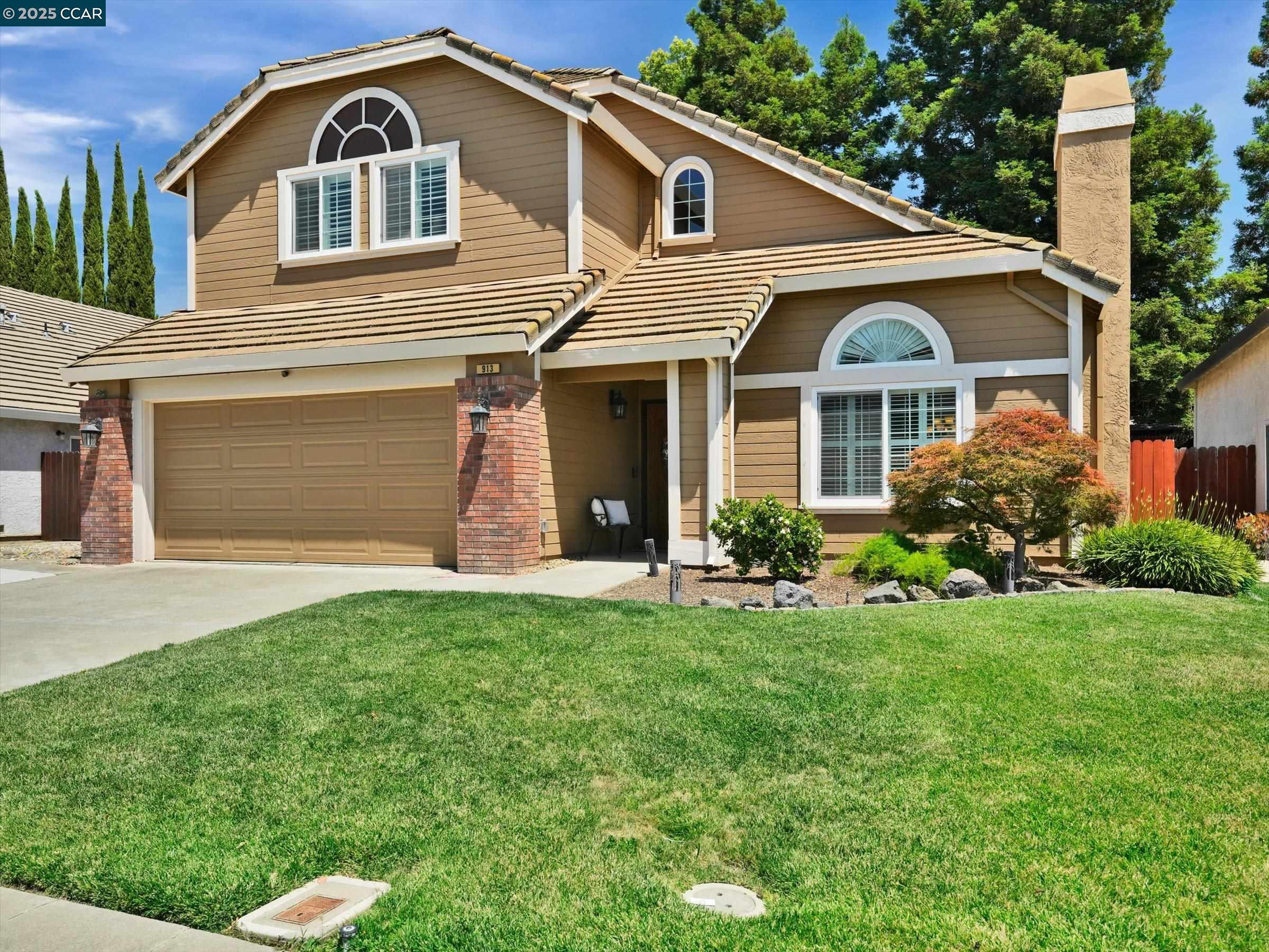 Property Photo: 913 Cedar Brook Ln CA 95687