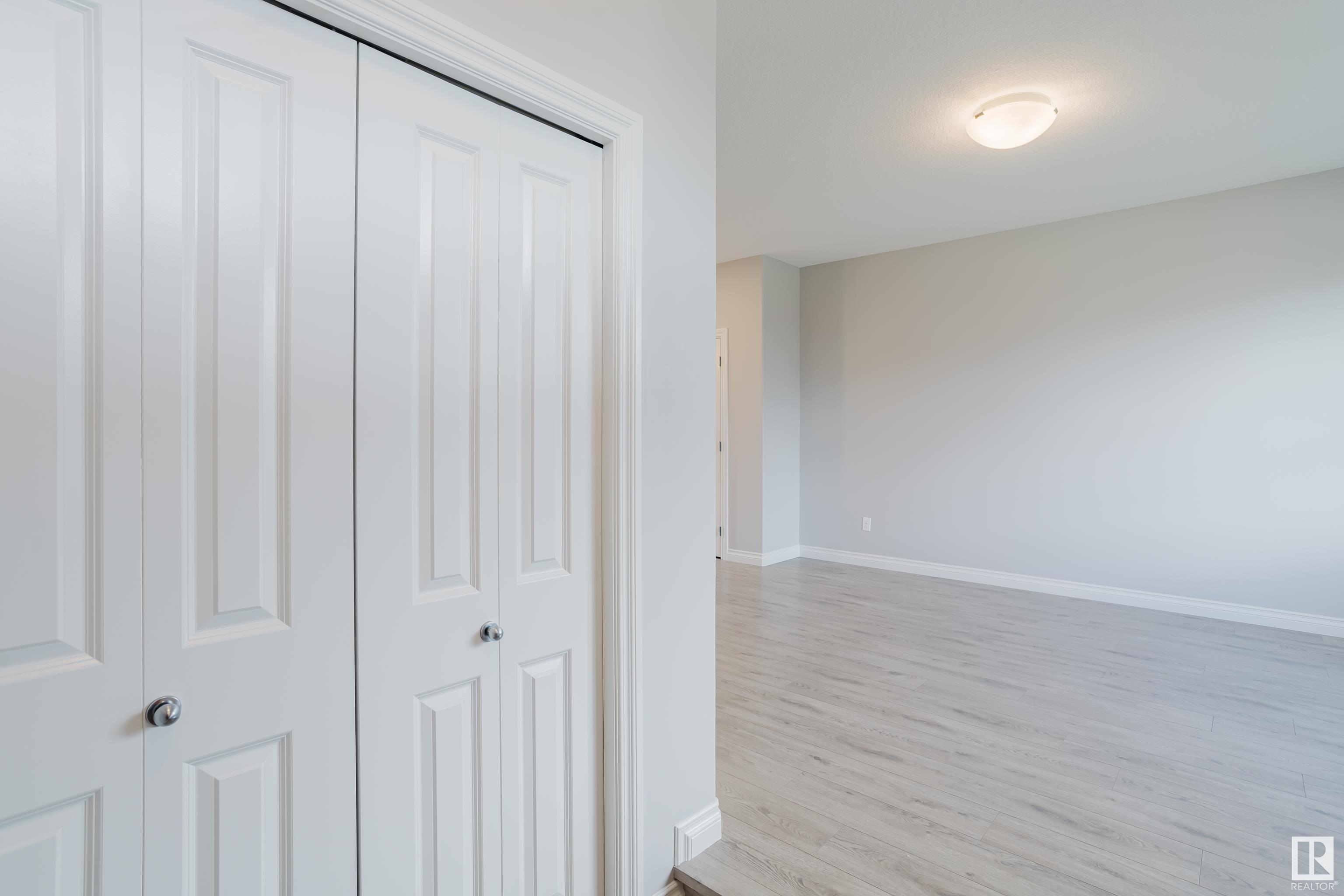 Photo de la propriété:  22123 89 Avenue NW  AB T5T 7G9 