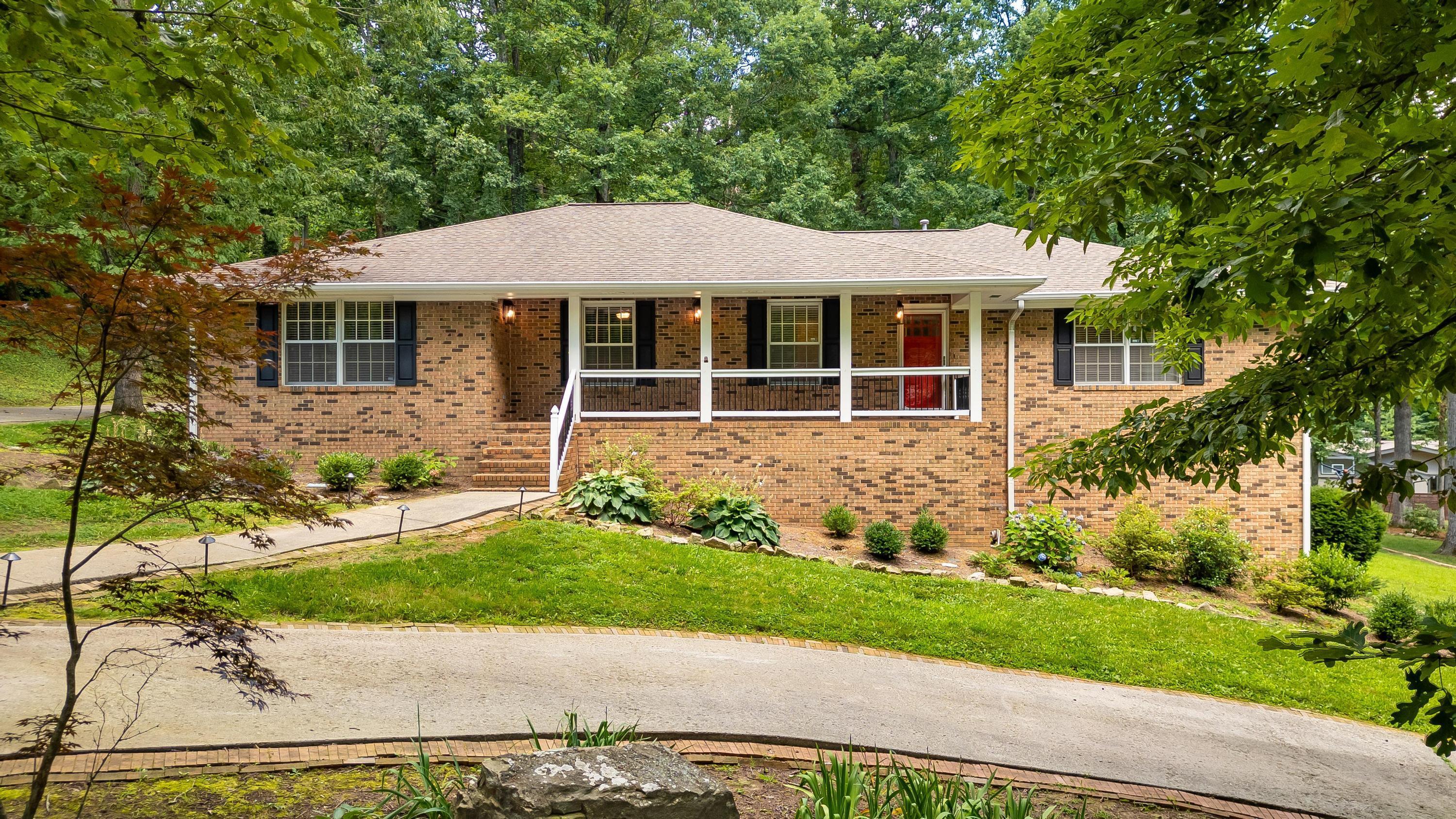 14 Carriage Hill  Signal Mountain TN 37377 photo