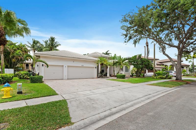 Property Photo: 16750 NW 19th St FL 33028