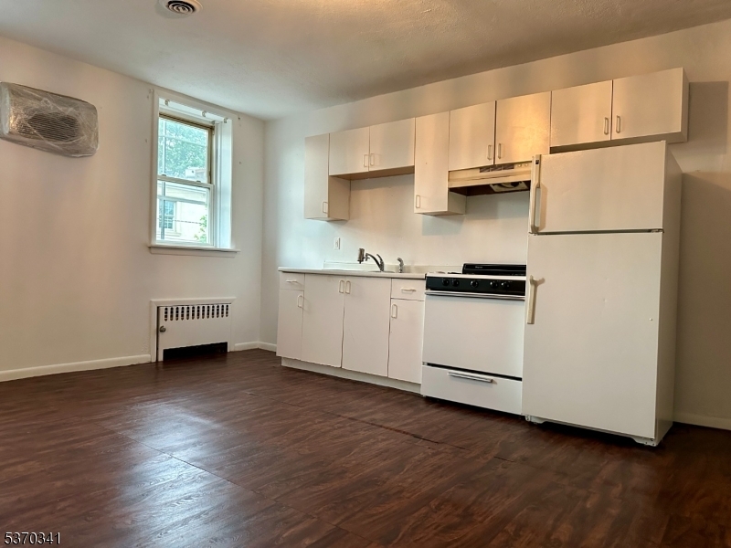 Property Photo:  530 Valley Brook Ave 2fl  NJ 07071 