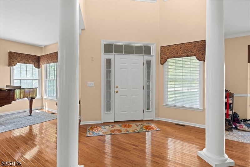 Property Photo: 3 Prairie Dunes Ct NJ 08558