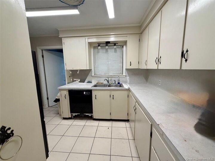 Property Photo: 4114 Pleasant Drive LA 70605