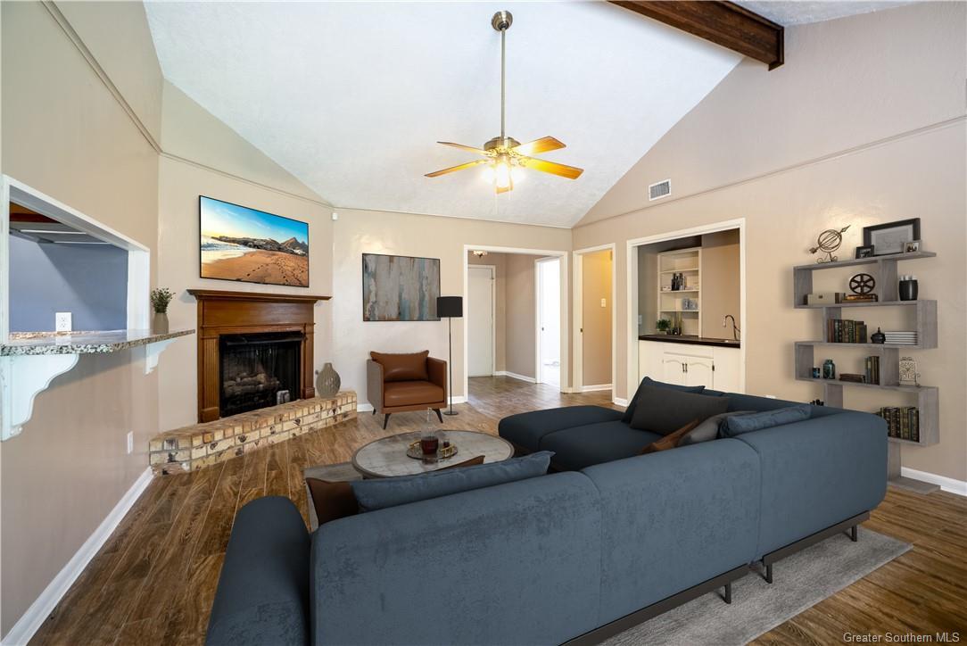 Property Photo: 1413 S Meadow Lane LA 70605
