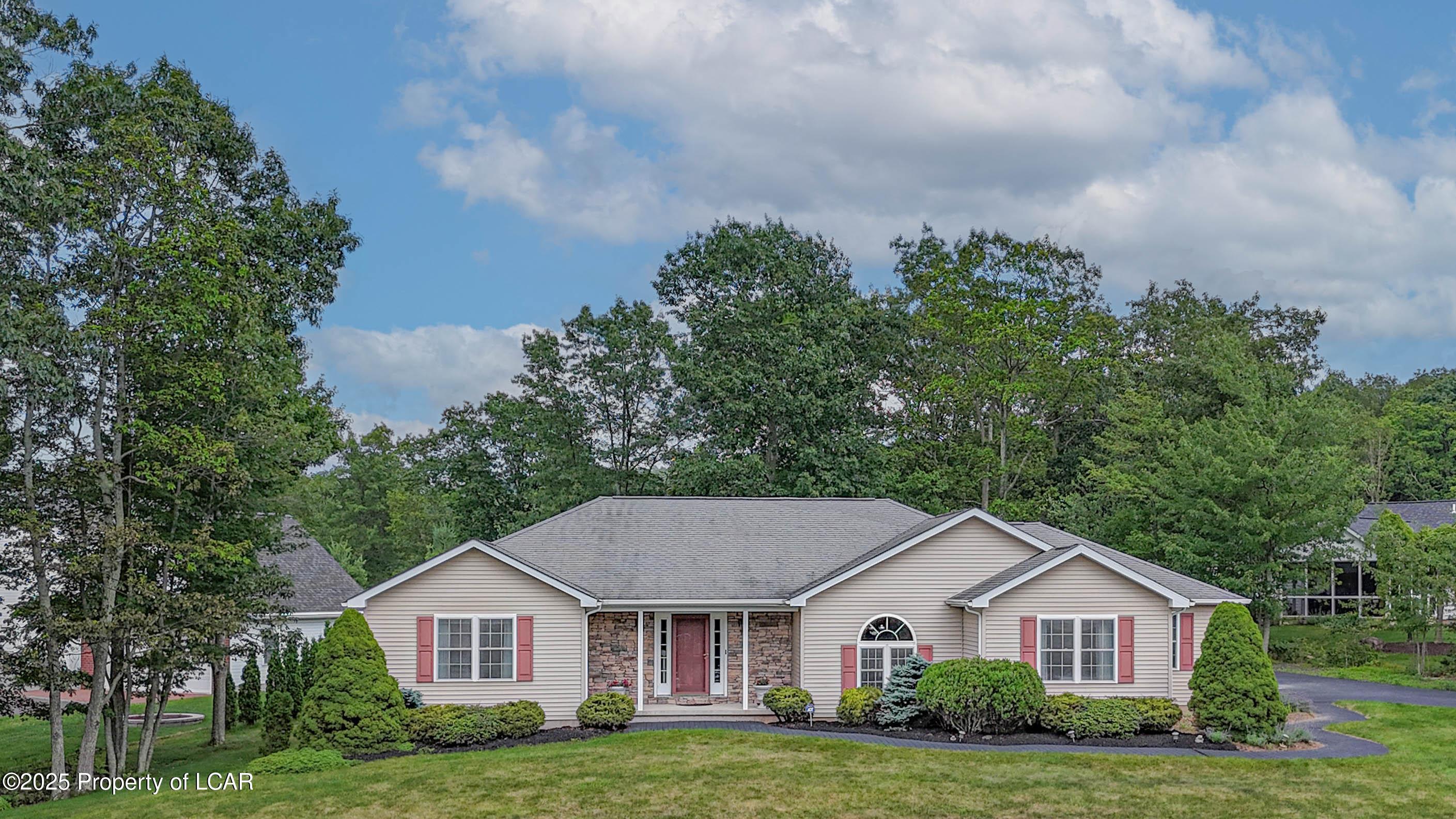 211 Circle Drive  Mountain Top PA 18707 photo