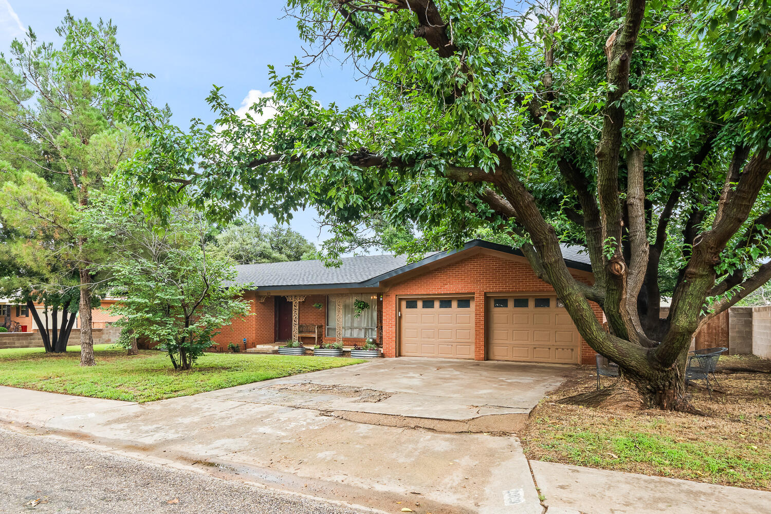 Property Photo: 2009 N 4th Street TX 79373