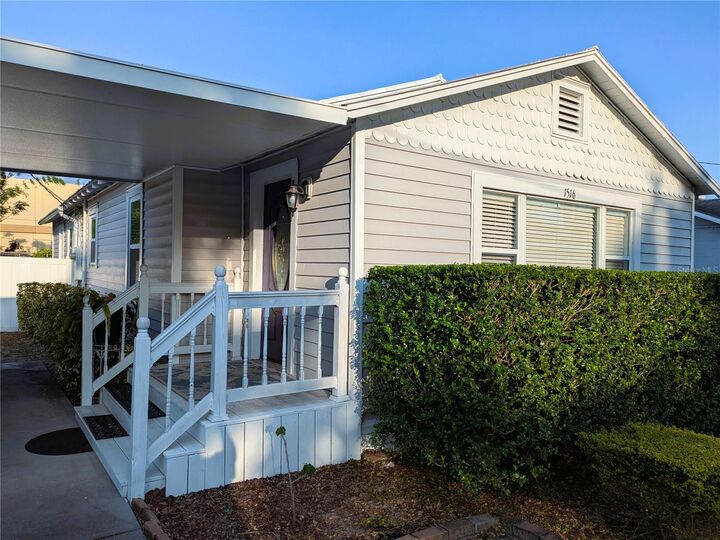 Property Photo:  1516 Pinewood Drive  FL 32789 