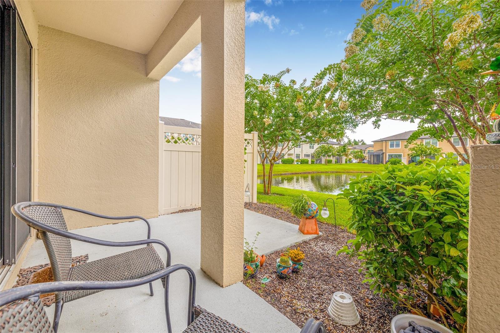 Property Photo: 9237 Fox Sparrow Road FL 33626