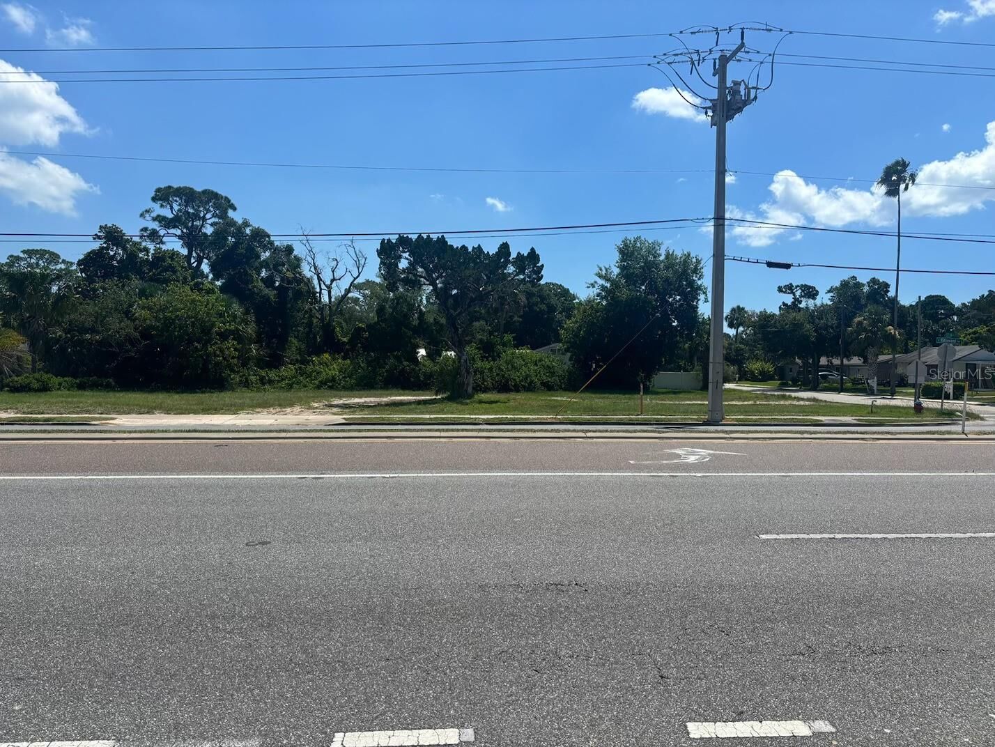 Property Photo:  411 S Ridgewood Avenue  FL 32132 