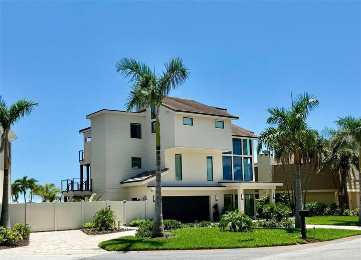 Property Photo: 850 59th Avenue FL 33706
