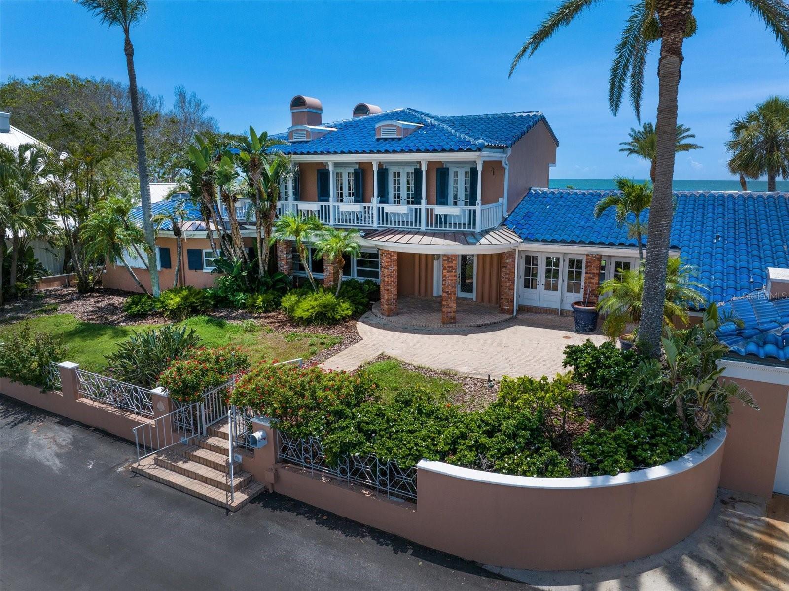 Property Photo: 1114 Mandalay Point FL 33767