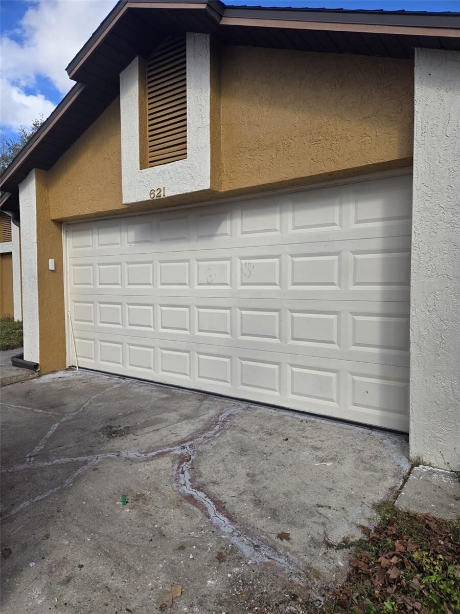 Property Photo:  621 N Delmonte Court  FL 34758 