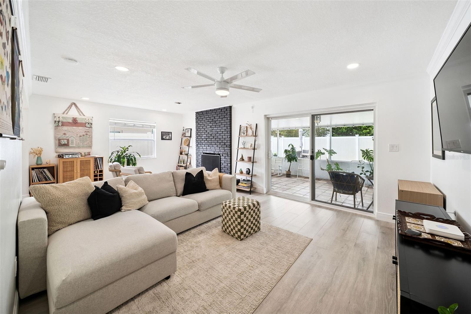 Property Photo: 2844 Scarlet Road FL 32792