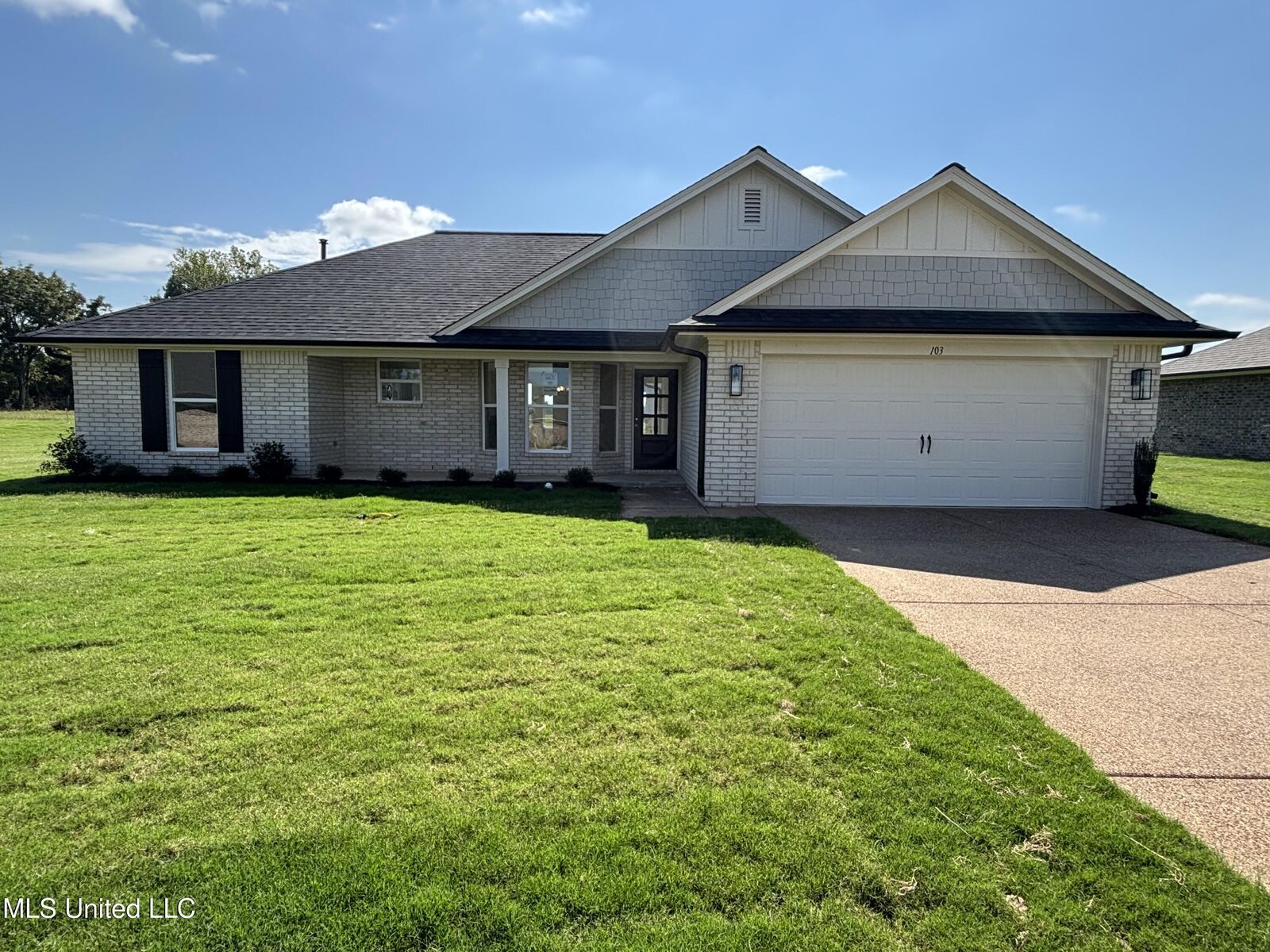 Property Photo: 103 Red Bird Cove MS 38668