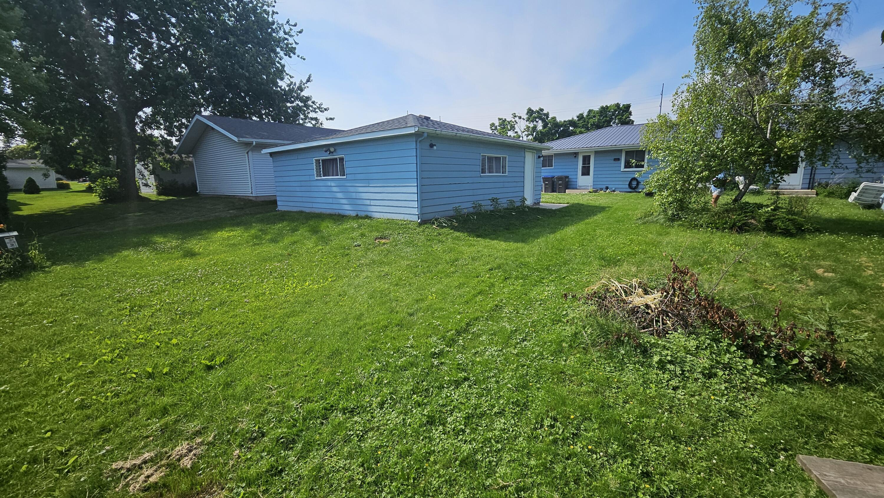 Property Photo: 1319 Greenfield Ave WI 53081