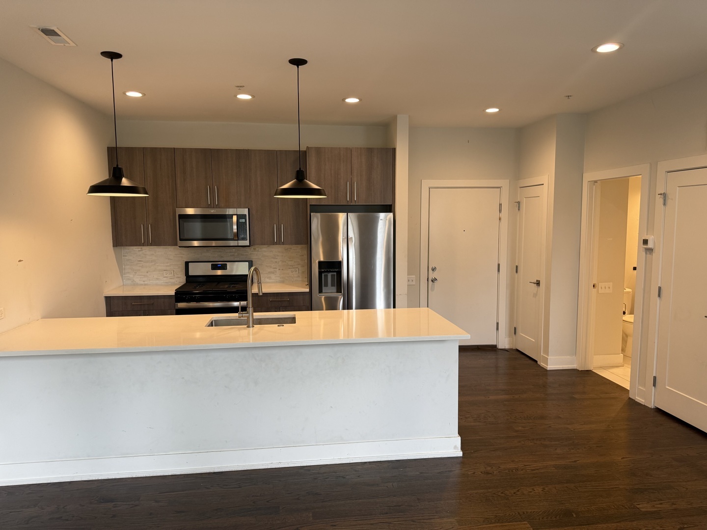 Property Photo:  5055 S Dorchester Avenue 103  IL 60615 