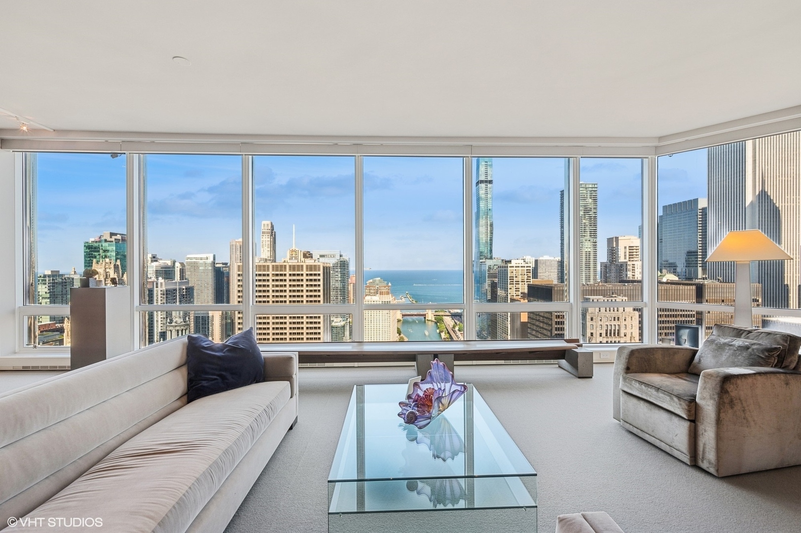 Property Photo: 401 N Wabash Avenue 33K IL 60611