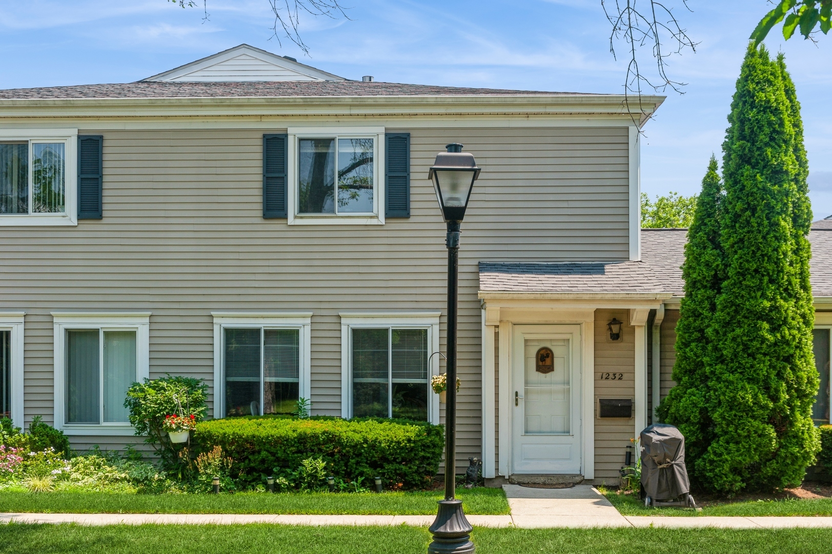 Property Photo: 1232 Cove Drive IL 60070