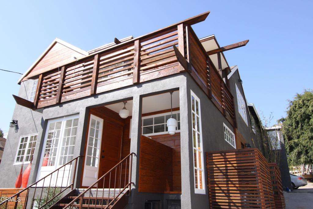 Property Photo:  