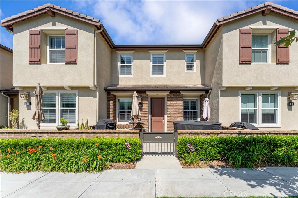 Property Photo:  6 Fenix Street  CA 92694 