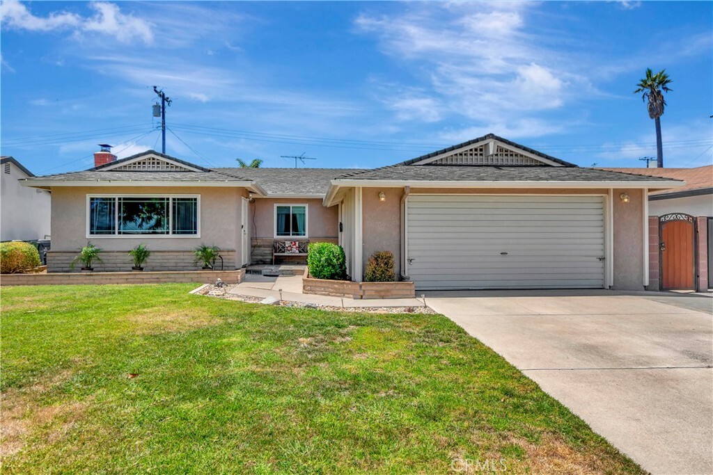 15041 Columbia Lane  Huntington Beach CA 92647 photo