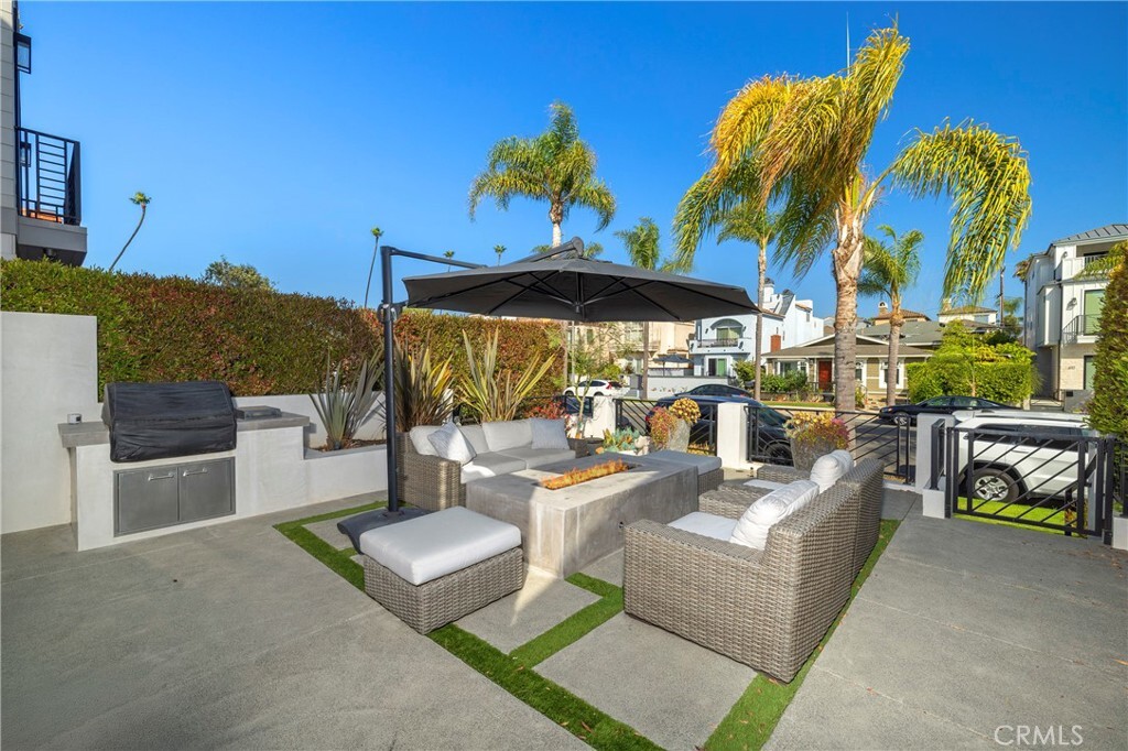 Property Photo: 613 13th Street CA 92648