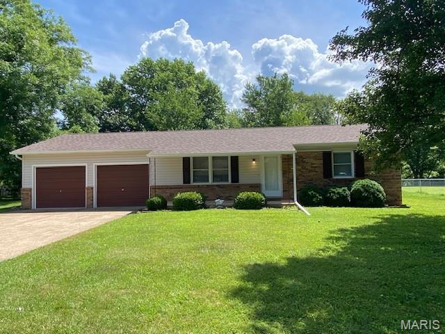 Property Photo: 304 Hillcrest Drive MO 63670