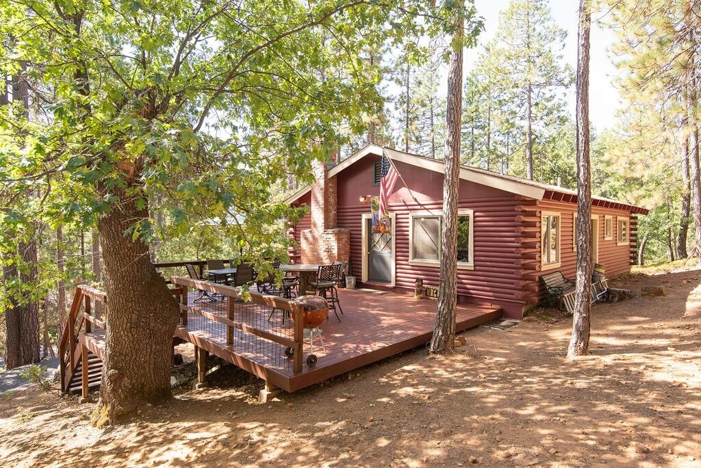 Property Photo: 1530 Patricia Lane CA 95223