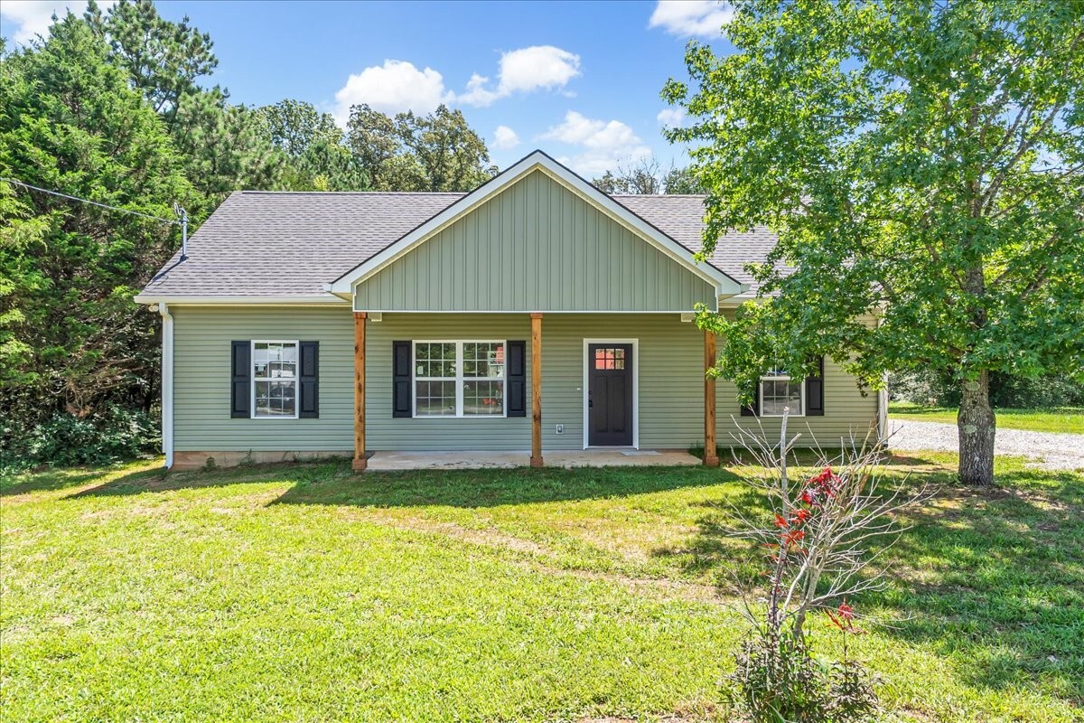Property Photo: 735 A St TN 37342