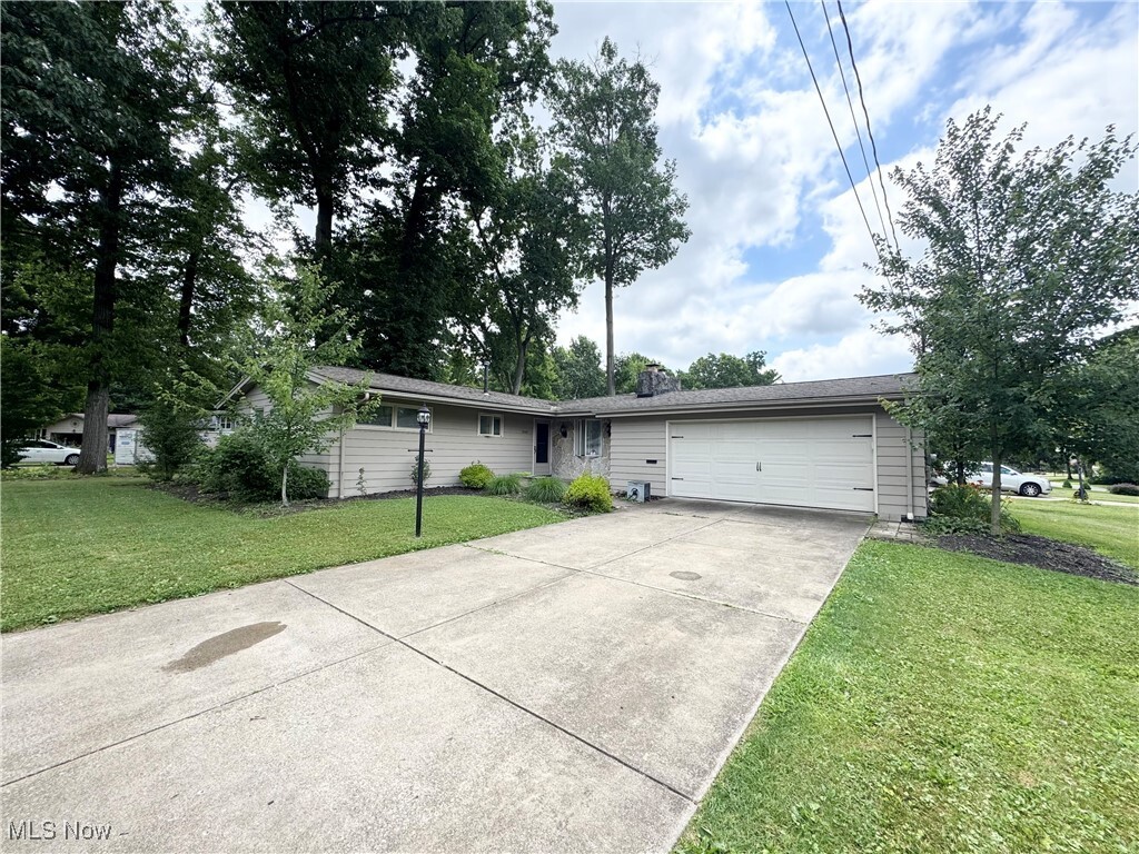 Property Photo: 1425 Tomilu Drive OH 44420