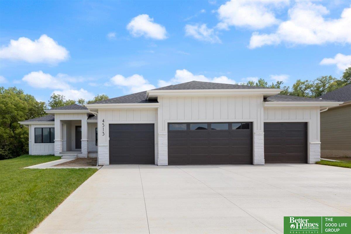 10903 S 102nd Street  Papillion NE 68046 photo