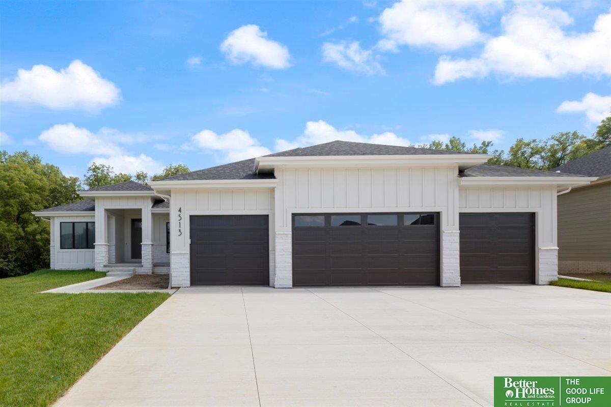 Property Photo:  10903 S 102nd Street  NE 68046 