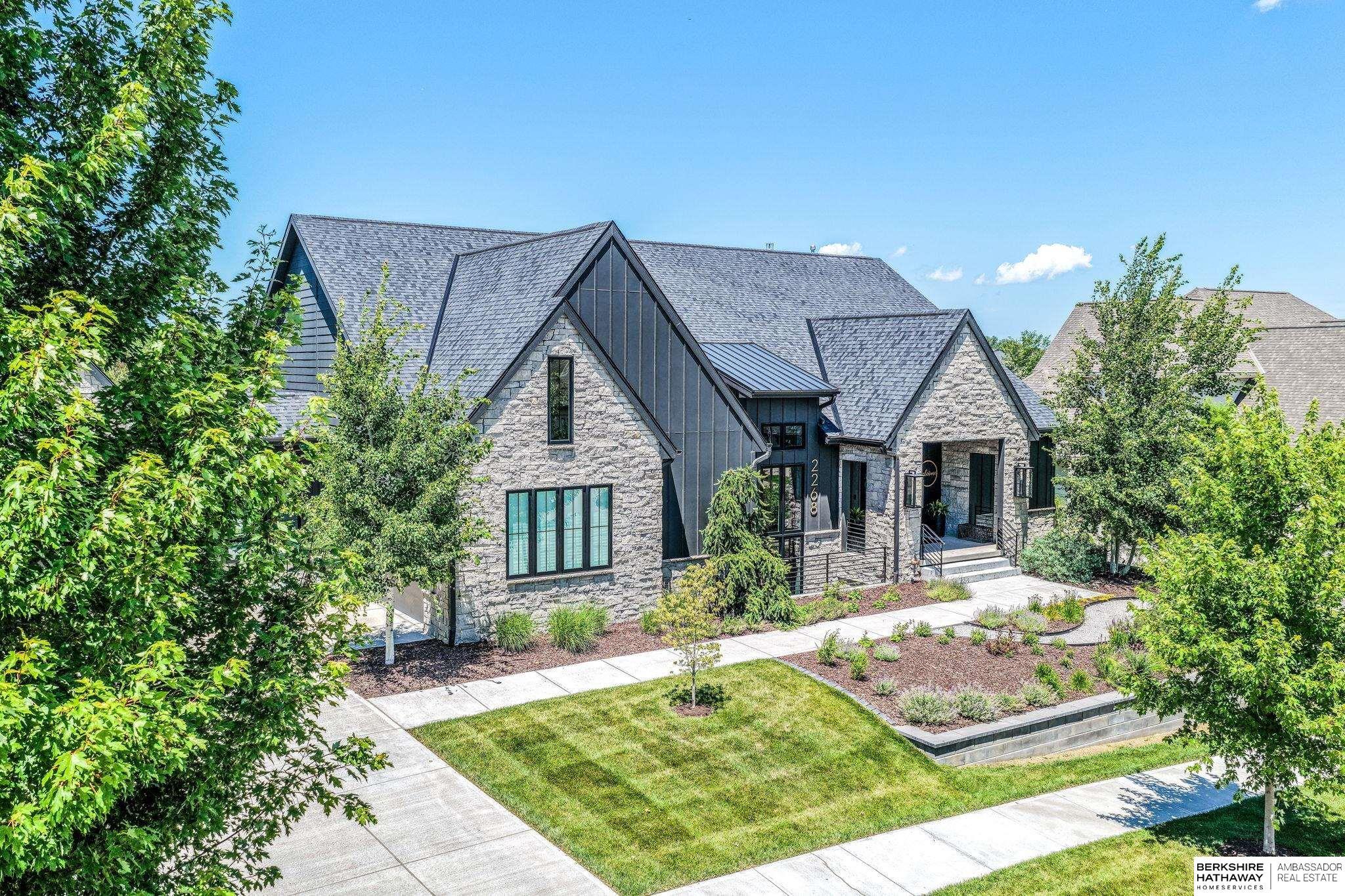 Property Photo: 2268 S 218th Avenue NE 68022