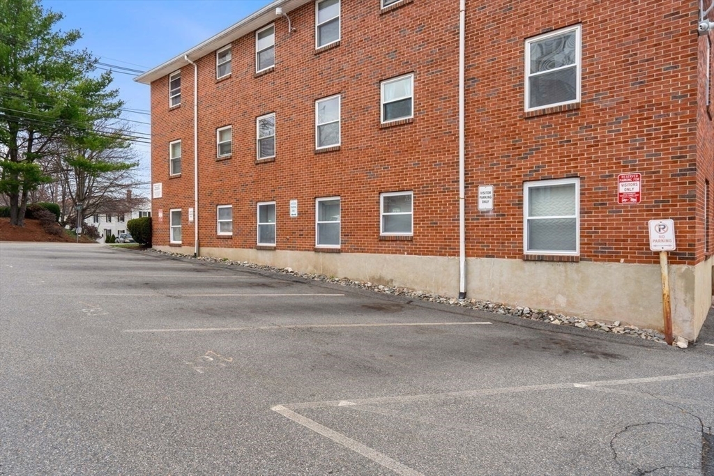 Property Photo: 31 Montvale Ave 8 MA 01801