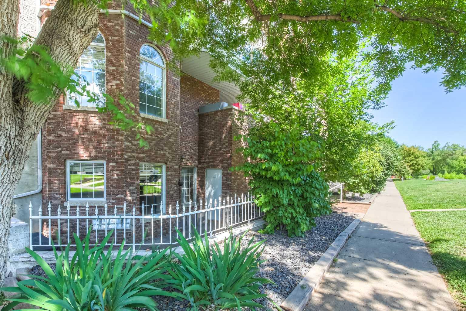 Property Photo: 916 19 Avenue SW 101 AB T2X 1M2