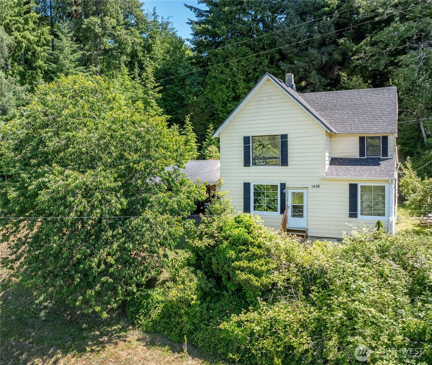 Property Photo:  1608  Laura Street  WA 98520 