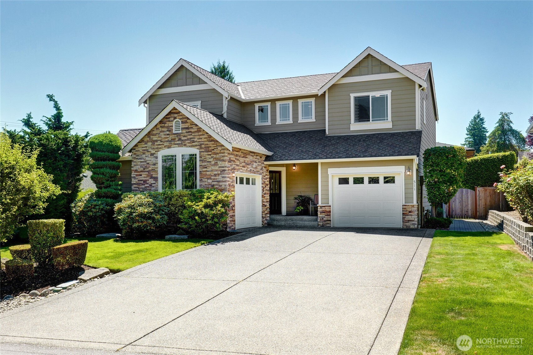 Property Photo: 511 99th Avenue NE WA 98004