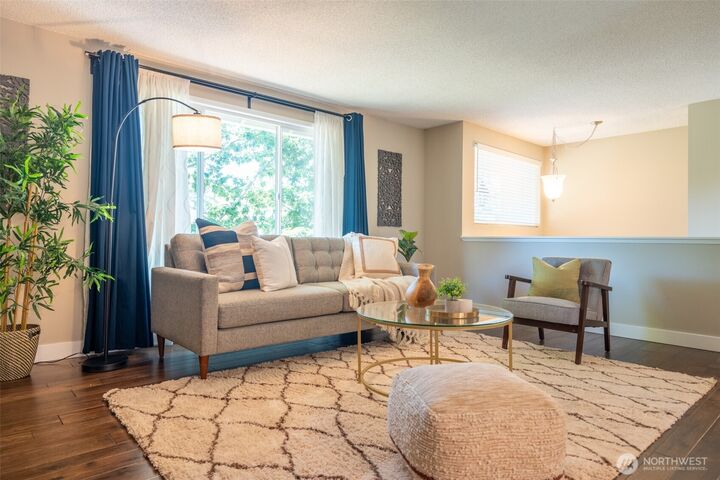Property Photo:  1638  Index Avenue SE  WA 98058 
