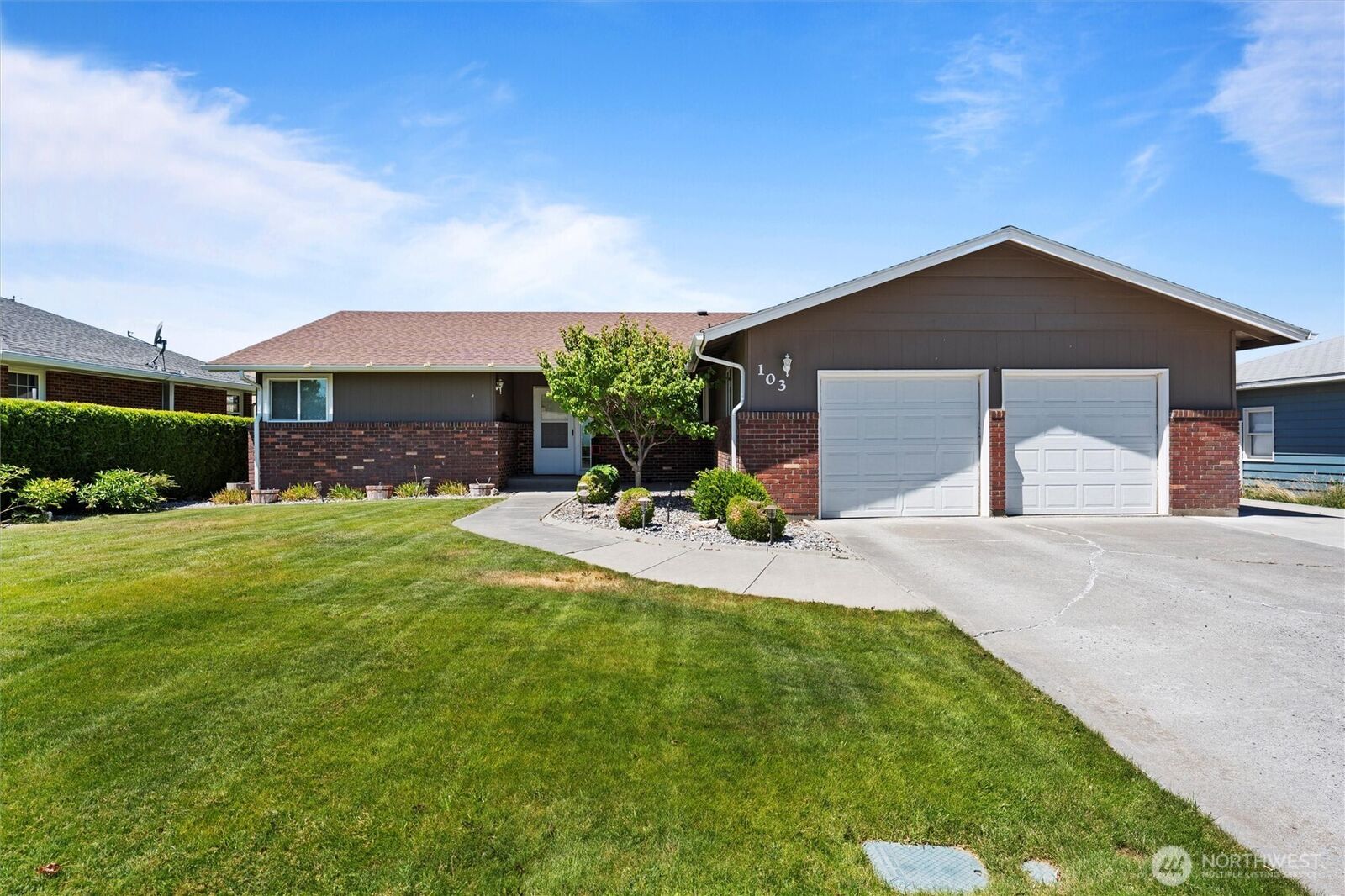 Property Photo:  103  Crest Drive  WA 98823 