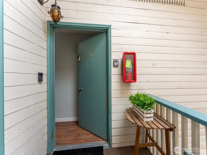 Property Photo:  10 S Cove Avenue 21  WA 98801 