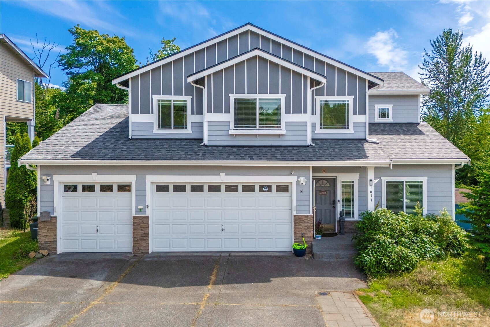 Property Photo:  1611 S 222nd Street  WA 98198 