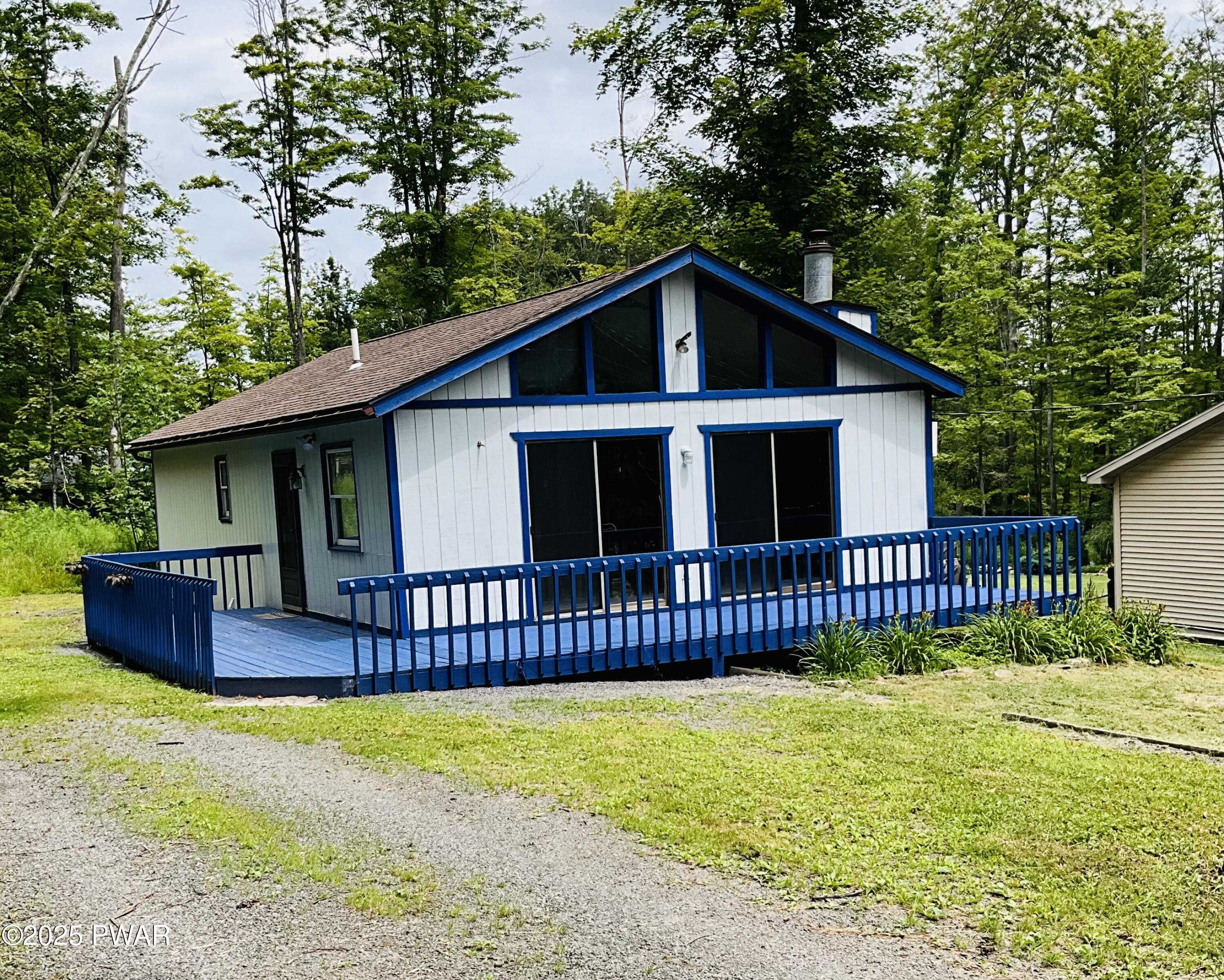 Property Photo: 110 Parkwood Drive Er#154 PA 18436