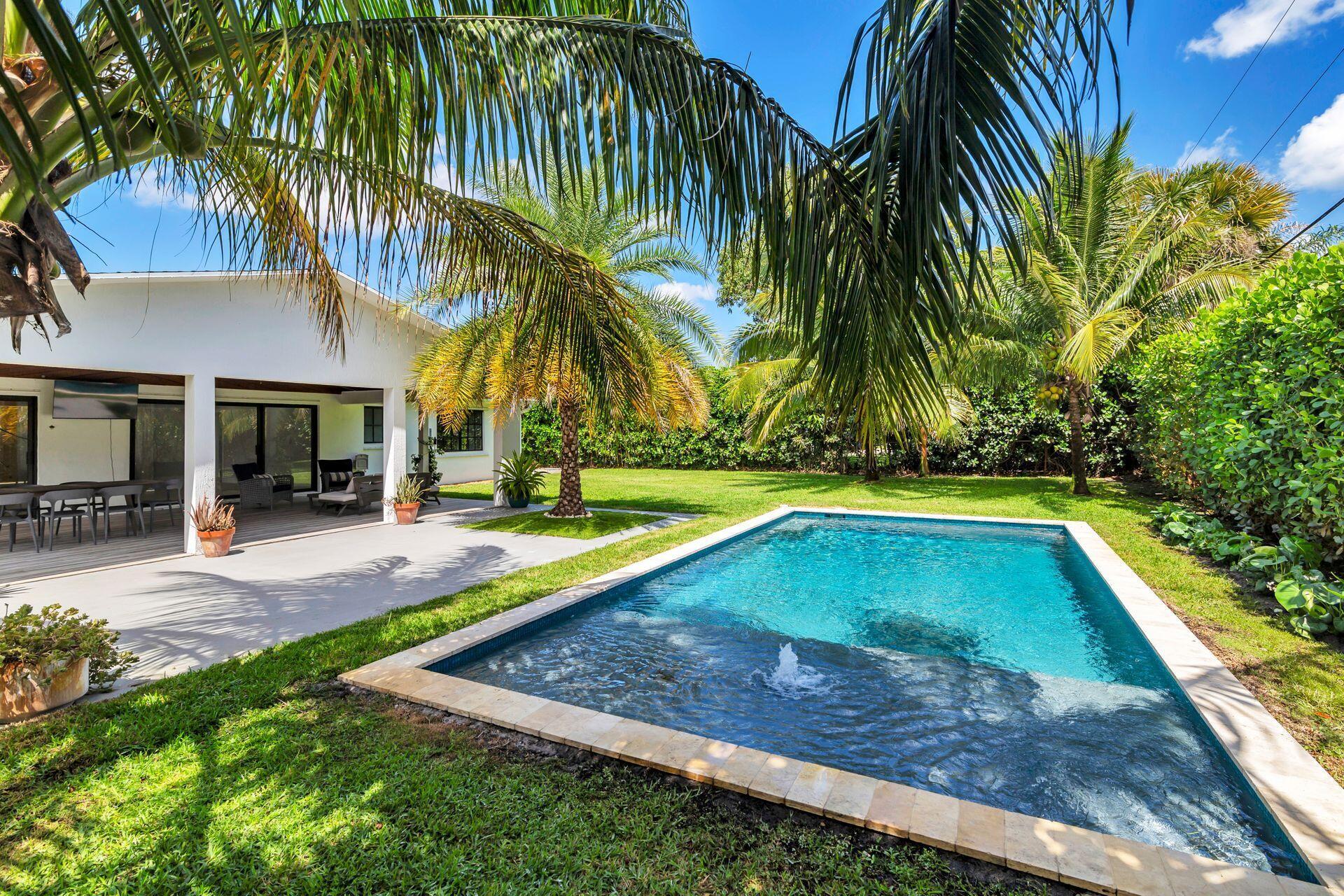 Property Photo: 1424 Alpha Court FL 33406