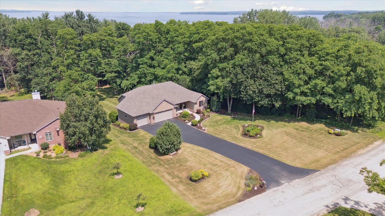 Property Photo: 963 East Lakeside Drive WI 53534
