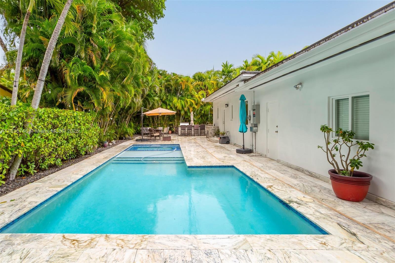 Property Photo: 711 Sunset Rd FL 33143