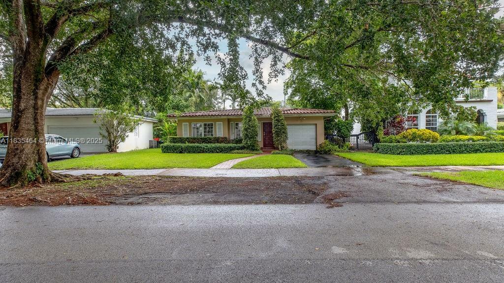 Property Photo: 1530 Catalonia Ave FL 33134