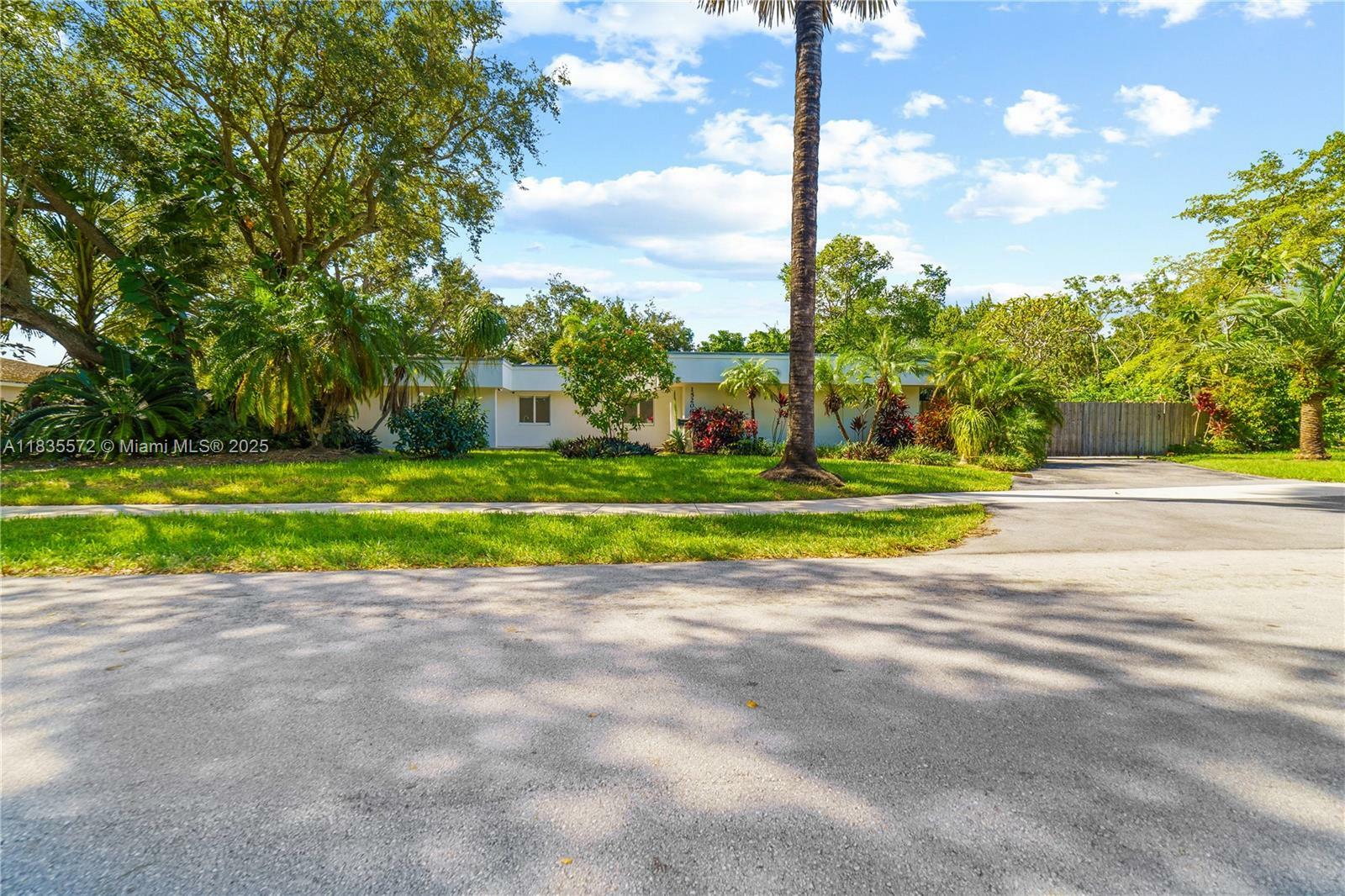 Property Photo: 15200 SW 81st Ave FL 33157