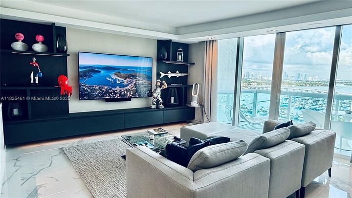 Property Photo: 1000 S Pointe Dr 1706 FL 33139