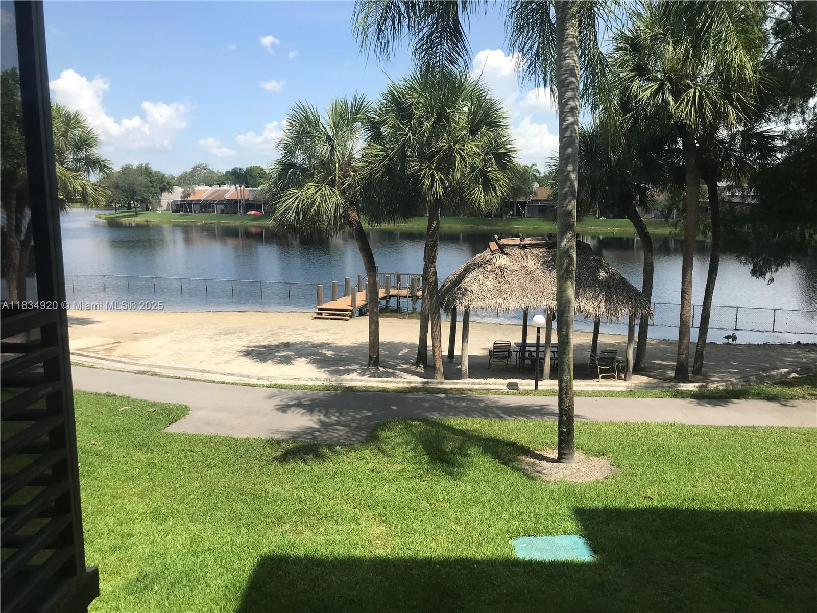Property Photo:  1101 Colony Point Cir 206  FL 33026 